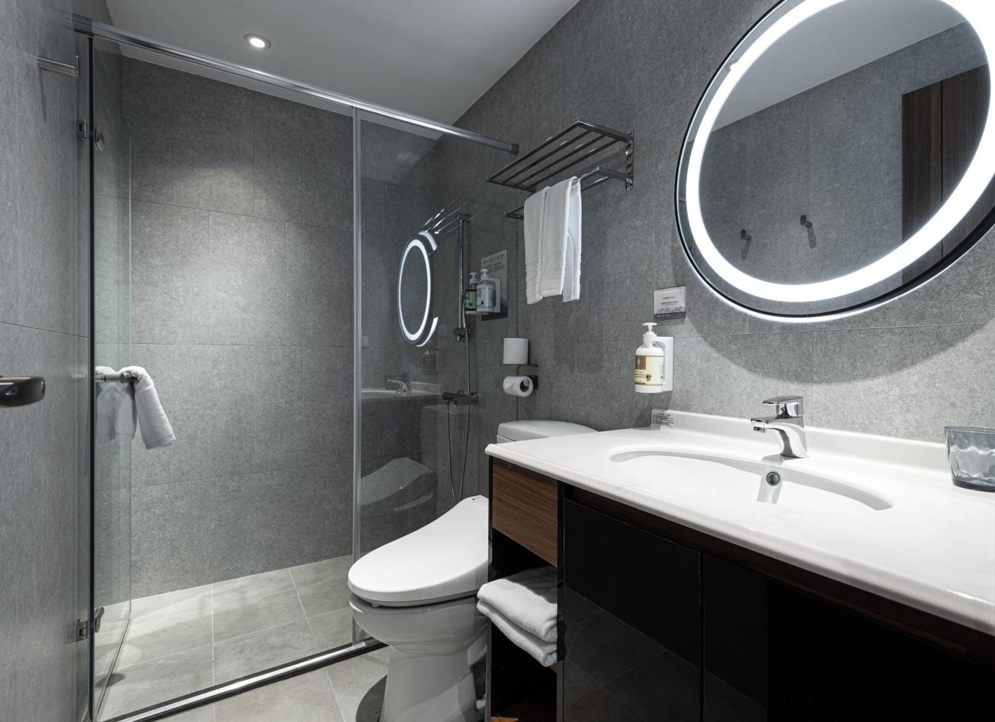 Hotel Euphemia Taichung Exterior photo