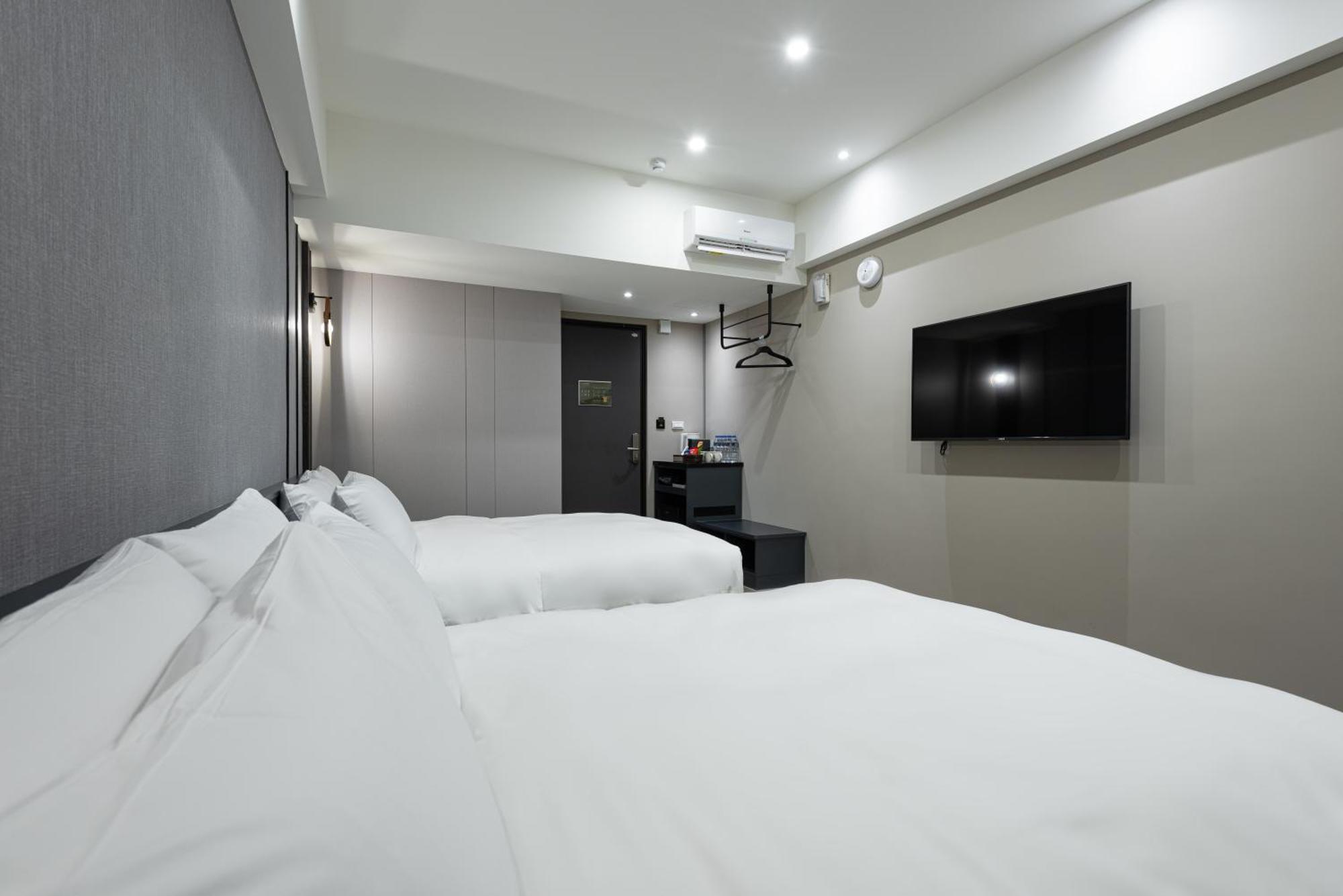 Hotel Euphemia Taichung Room photo